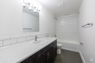 2BR, 1BA - 954SF - Bathroom - 285 Erb Street W