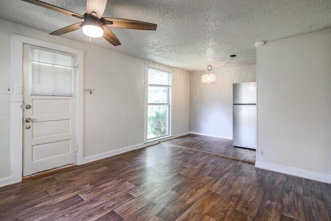 Building Photo - 4603 Avenue C