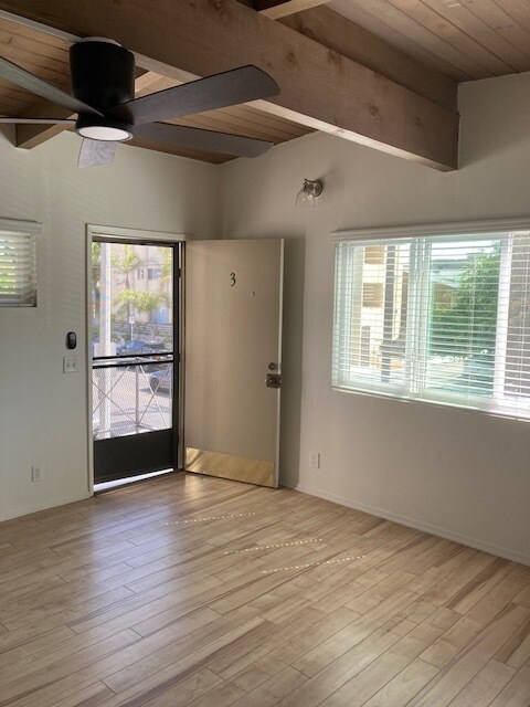 Living room - 1904 Pacific Ave