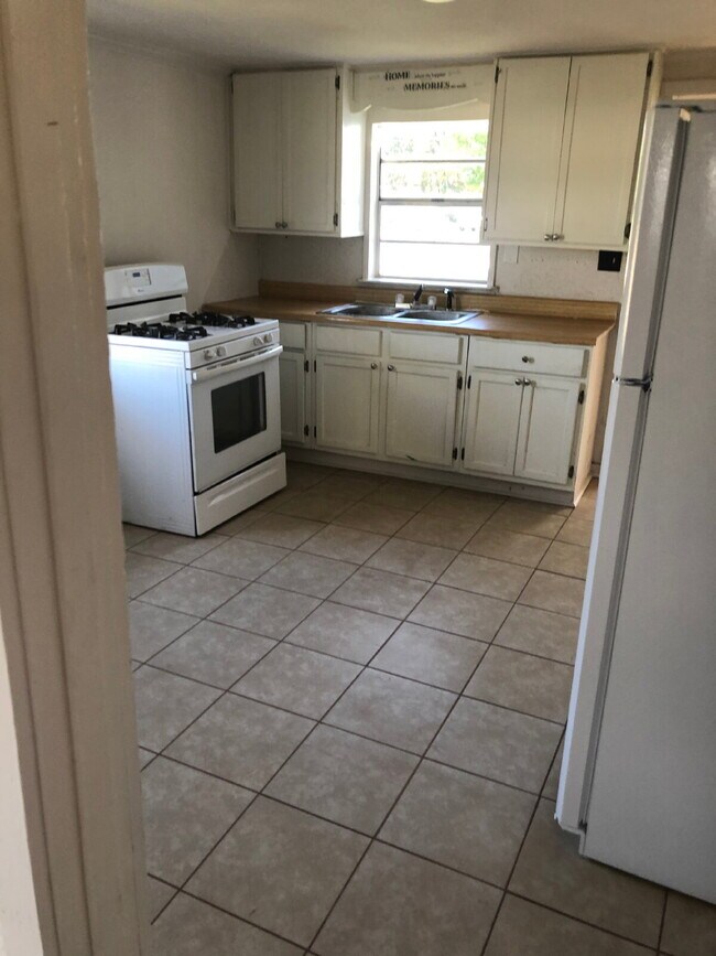 Foto del edificio - "Charming 3-Bedroom Home in Jonesboro – Cozy 955 Sq Ft Living!"