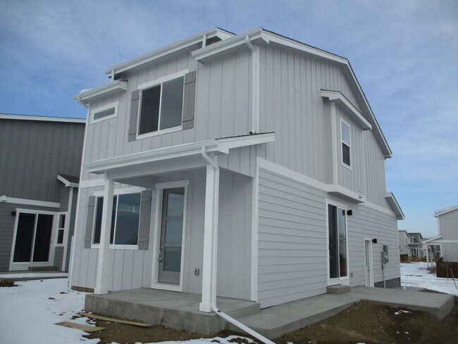Foto del edificio - 3 Bed, 2.5 Bath Home in Berthoud - Built 2024 - 2-Car Garage, Home is facing the Mountains