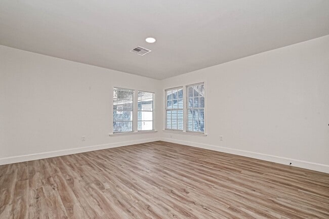 Photo - 5609 Denmark St Apartment