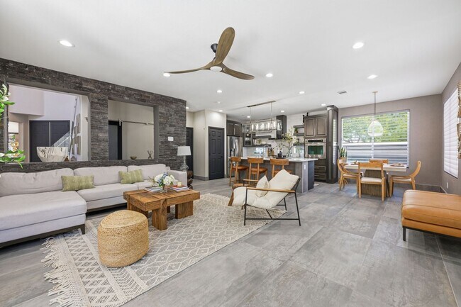 Foto del edificio - South Summerlin Fully Furnished 6 month lease + Upscale Executive Living