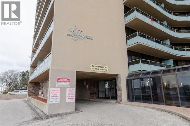 Building Photo - 111 Riverside Dr E