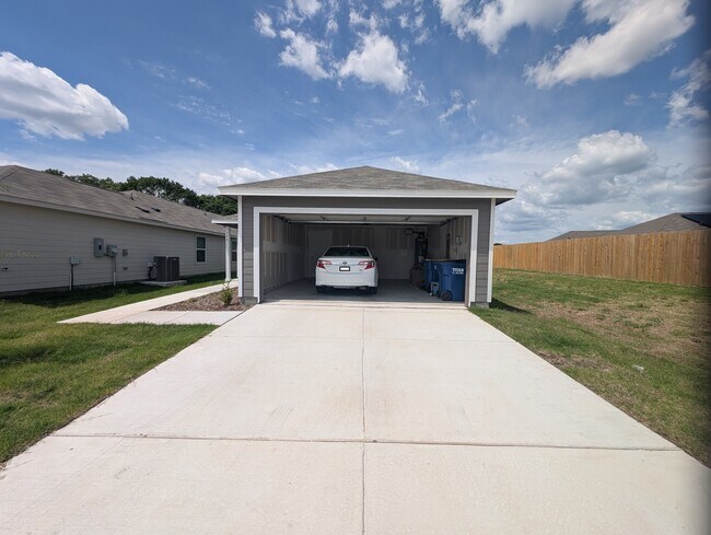 Foto del edificio - 304 Cornstalk Ln