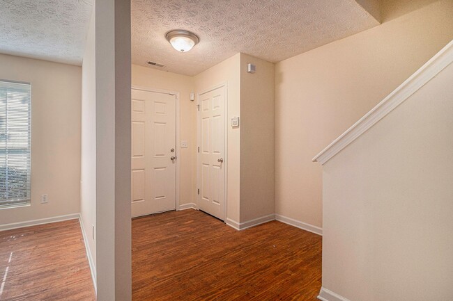 Foto del edificio - 3 bdrm, 2.5 bath home under $1400!