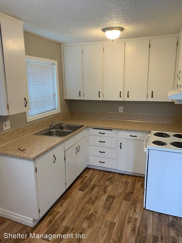 Foto principal - 2560 Broadway St NE