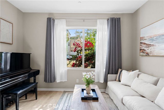 Building Photo - 115 Episode