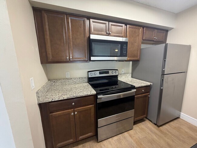 Foto del edificio - 5321 Summerlin Woods Dr