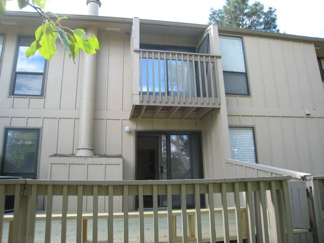 Building Photo - 1175 Bear Mountain Dr