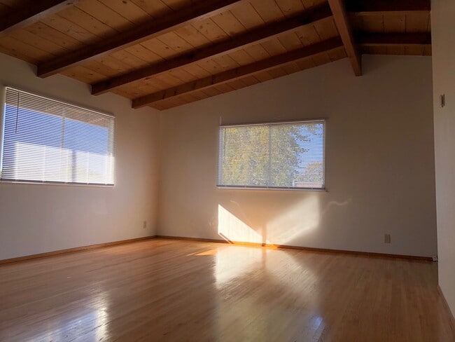 Building Photo - 3255- 3257 San Pablo