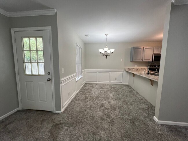 Foto del edificio - Available Now