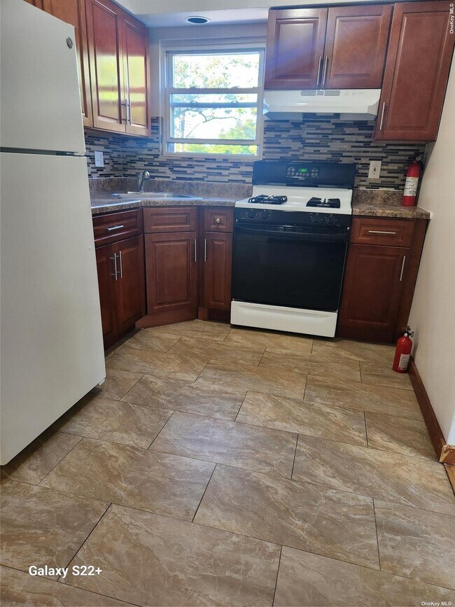 Foto del edificio - 138-21 Lakewood Ave