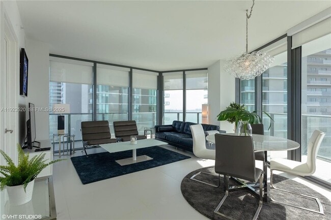 Foto del edificio - 501 NE 31st St