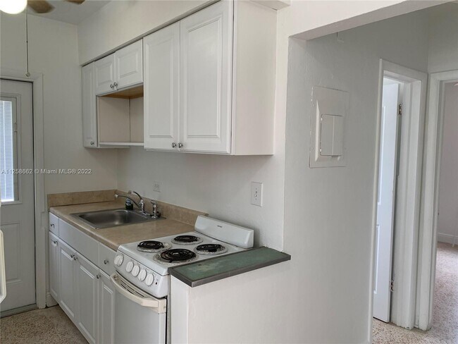 Building Photo - 3530 SW 14th St