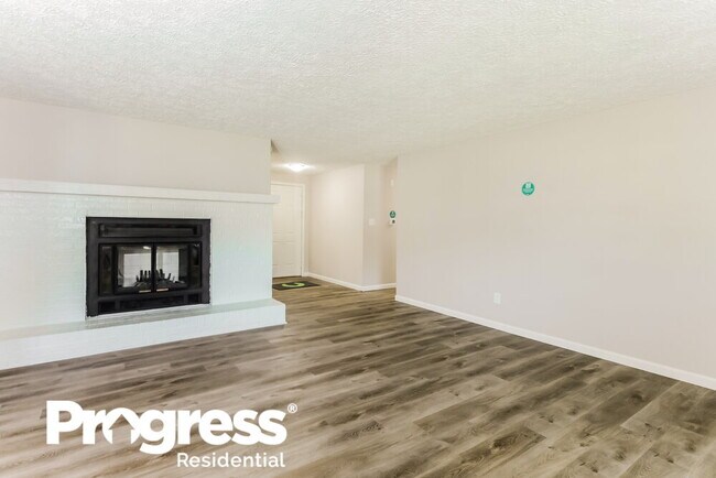 Foto del edificio - 8130 Clayburn Dr