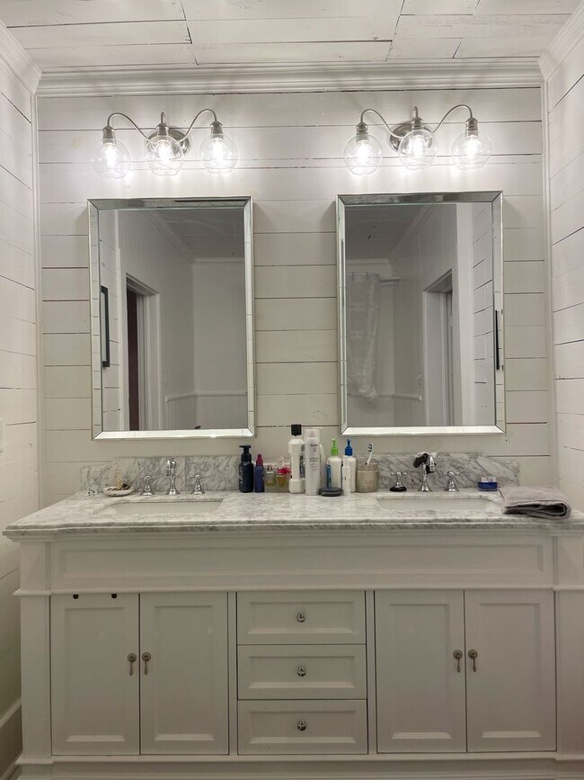 Building Photo - COMING SOON – Charming Home in a Highly De...