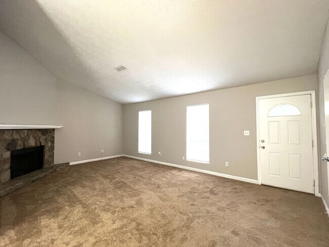Foto del edificio - 3 Bedroom 2 Bathroom House