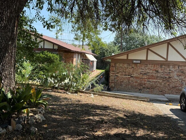 Foto del edificio - 3405 Willowrun Cove