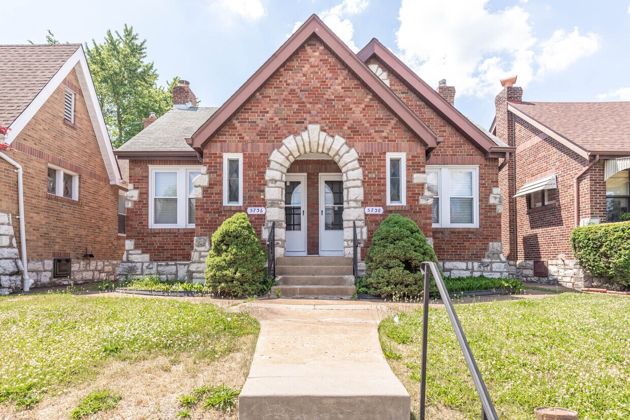 5736 Chippewa St Unit 5736, Saint Louis, MO 63109 Apartments in Saint