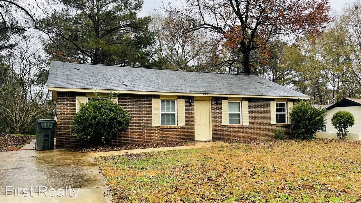 Primary Photo - 4 br, 2 bath House - 958 Pleasant Ave.