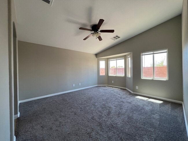 Building Photo - 9 E Verde Way