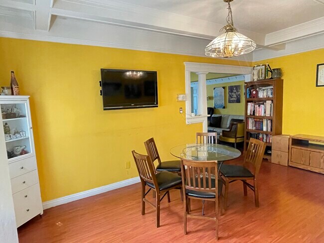 Foto del edificio - 751 W Monterey Ave