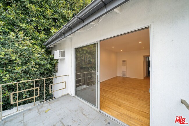 Foto del edificio - 710 Westmount Dr