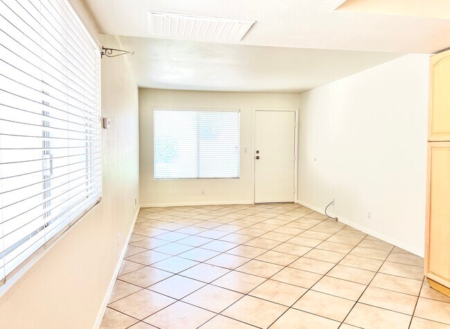 Foto del edificio - 64275 Spyglass Ave