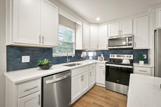 Building Photo - 218 Stoneridge Ct