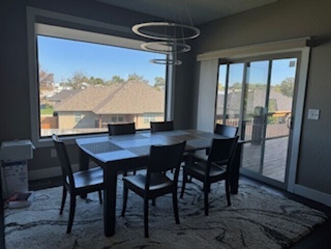 Foto del edificio - 4 Bedroom Single Family Home in Ozark
