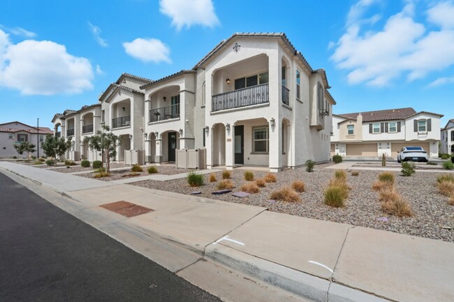 Foto del edificio - Like Brand New Luxurious Modern 3 Bedroom 2 Bath Townhome in Warner Meadow – Rare Rental Opportun...