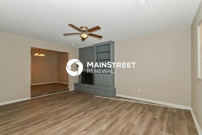 Foto del edificio - 4 Bedroom Pet-Friendly Home in Moore, OK with Main Street Renewal