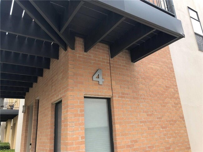 Building Photo - 6000 S Congress Ave