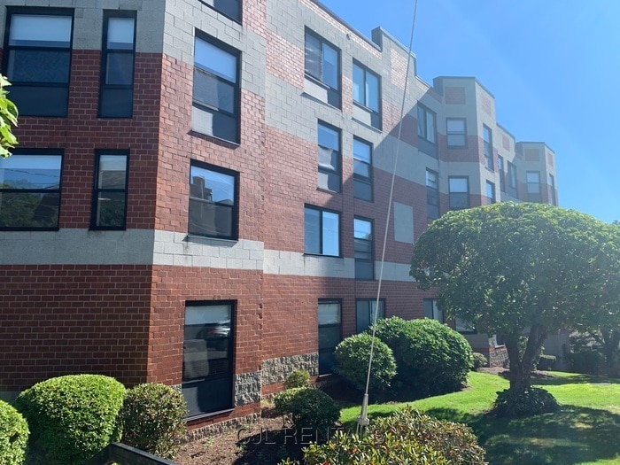 Photo - 35 Vine St (Winchester, MA)