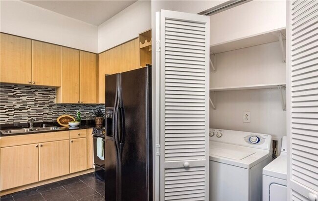 Foto del edificio - 388 E Ocean Blvd