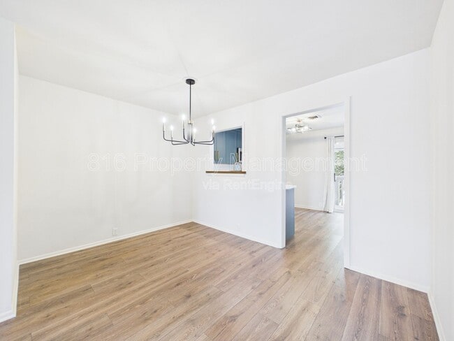 Building Photo - 439 W 104th St