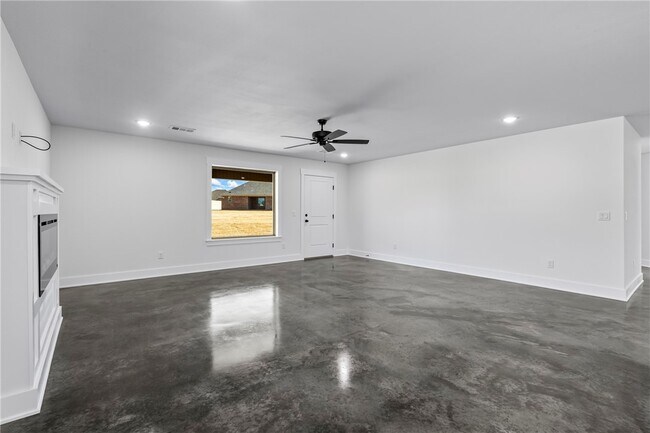 Building Photo - 86 Watson Ln