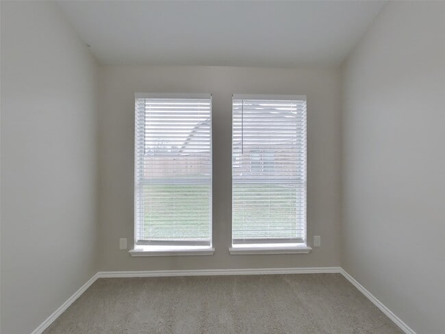 Foto del edificio - 8039 Branson Park Ln