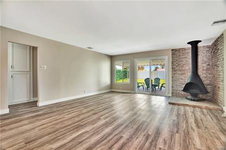 Foto del edificio - 8110 Maynard Ave