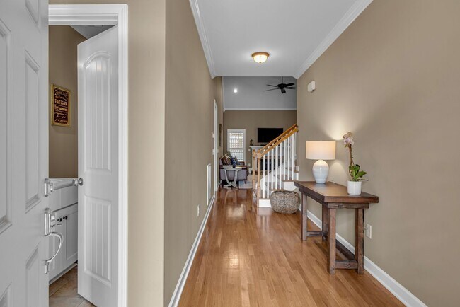 Foto del edificio - 4 Bedroom, 3 Bath Home w/ 2 Car Garage