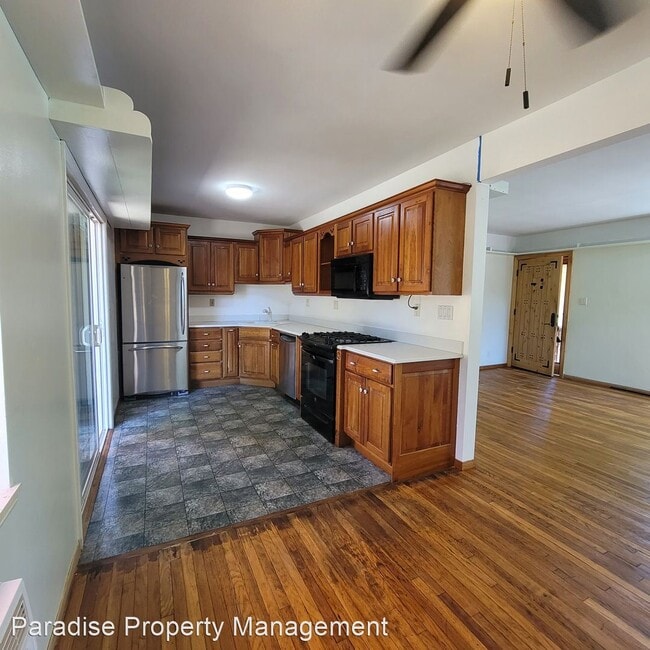 Building Photo - 4 br, 2 bath House - 917 Sunset Place