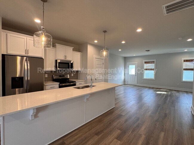 Foto del edificio - 1328 Barreto Dr