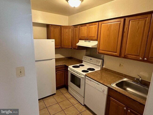 Building Photo - 9773 Hagel Cir