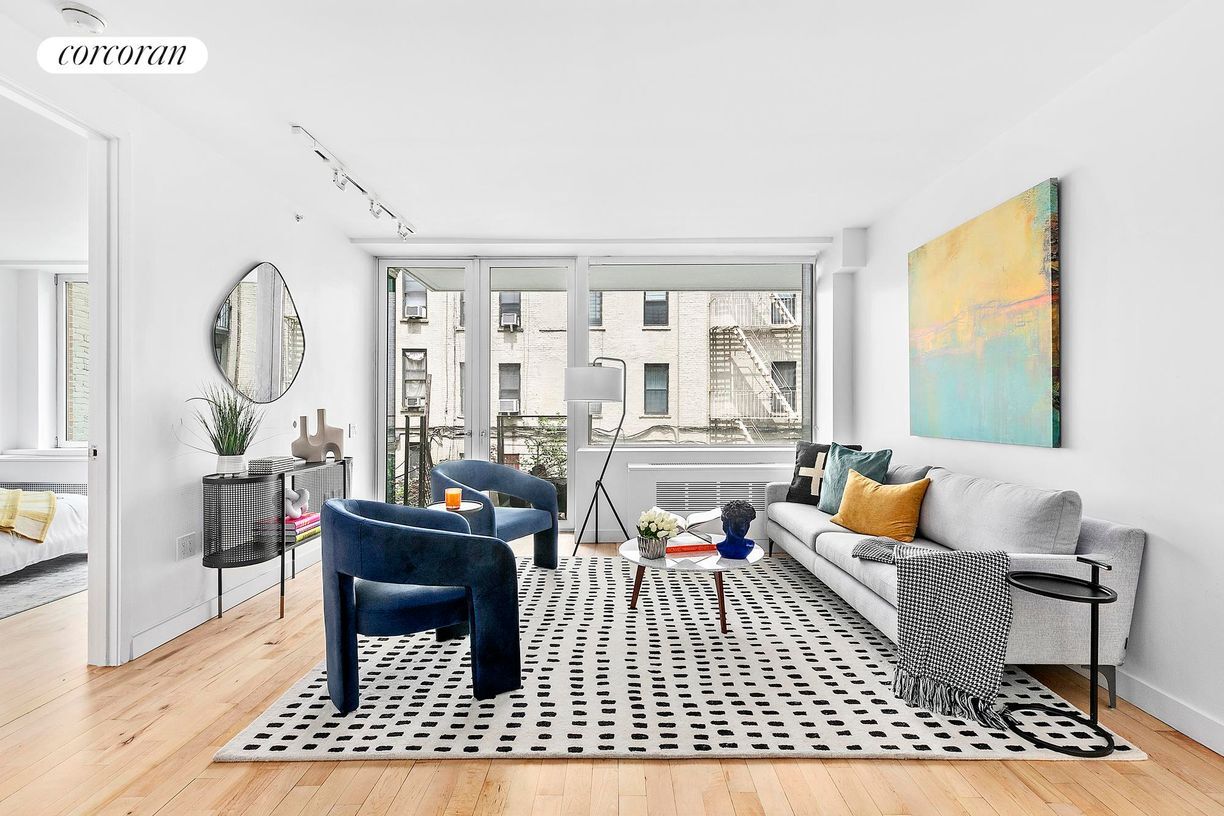 Foto principal - 631 E 9th St