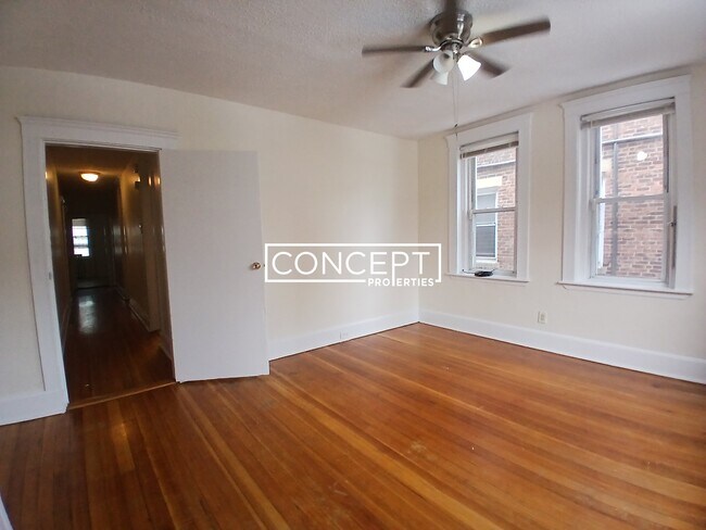 Building Photo - 15 Barrows St