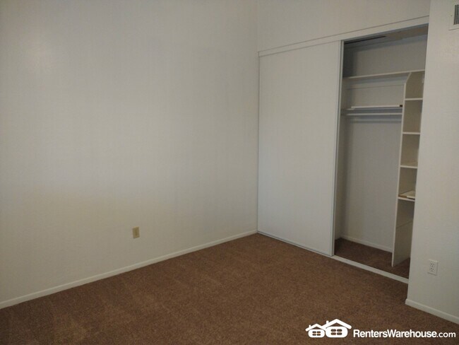 Foto del edificio - 2515 S Maple Ave
