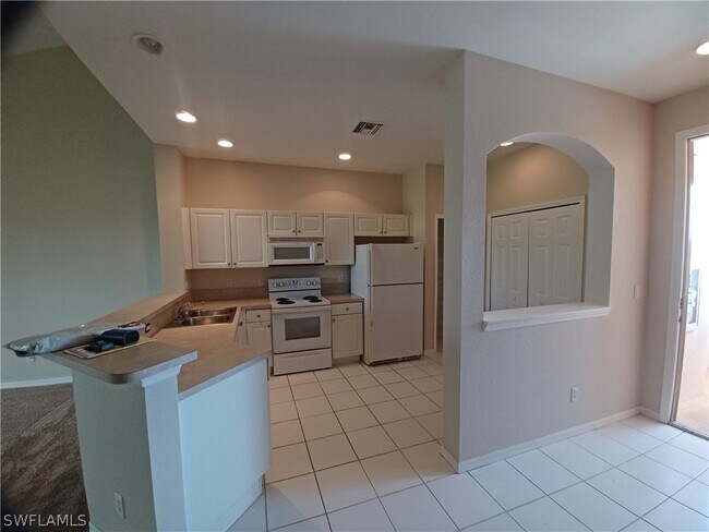 Foto del edificio - 4255 Liron Ave