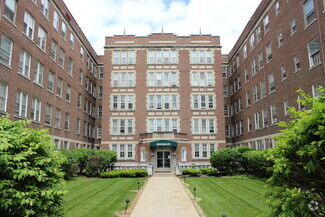 Building Photo - Legacy on Main