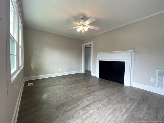 Building Photo - 216 Oakland Dr